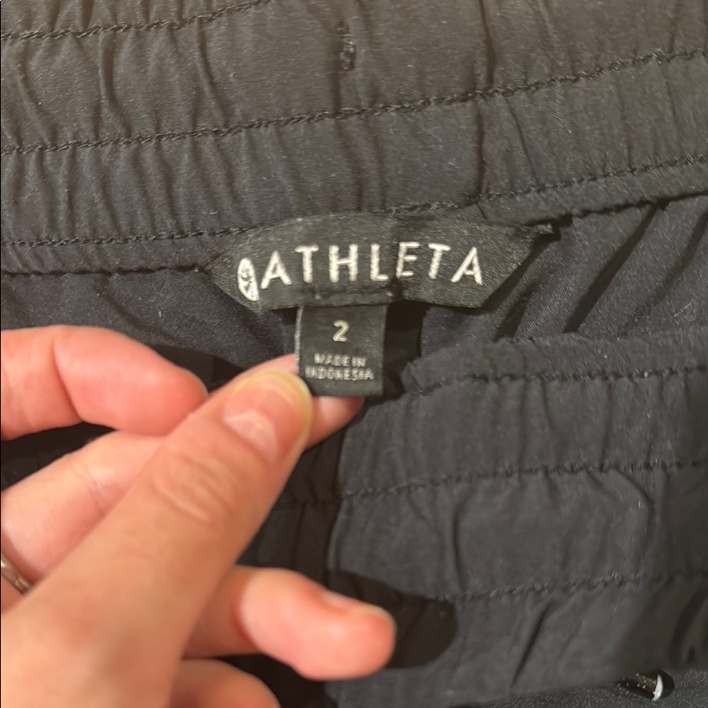 Athleta Black Relaxed Shorts - Picture 4 of 13